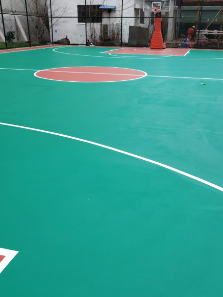 南充 球场长期使用易出现地面开裂